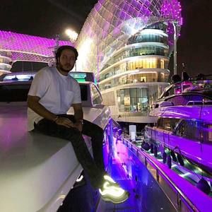 Meet your Posher, Mamoune